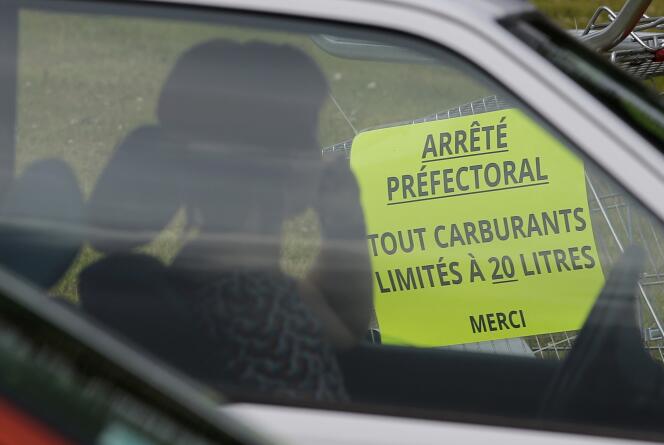Près de Nantes, où la préfecture a pris un arrêté restreignant la consommation de carburants.