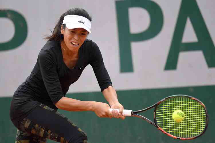 La Taïwanaise Su-Wei Hsieh, 83e mondiale, a  été accrochée par l’Espagnole Lara Arruabarrena (147e) mais s’est finalement qualifiée pour le second tour (7-6 (8/6), 6-3).