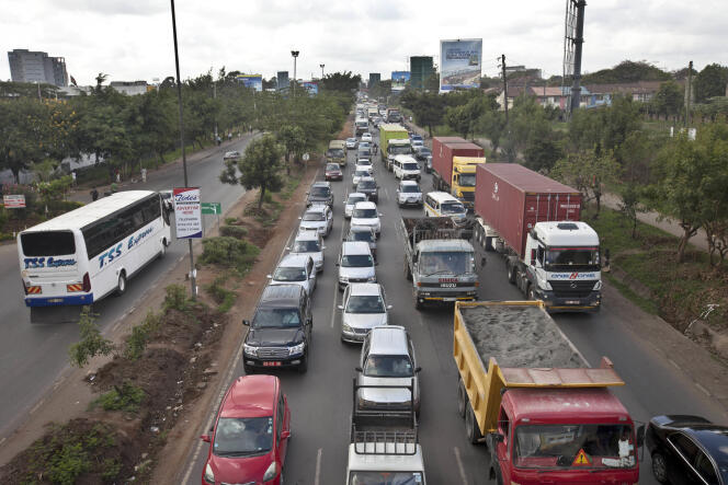 Embouteillages dans le centre de Nairobi en raison de la protestation des taxis contre l’implantation d’Uber au Kenya, le 14 avril 2015.