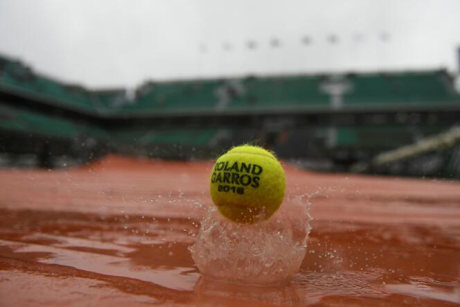 Pour la première fois en seize ans, aucun match ne fut joué à Roland-Garros lundi 30 mai.