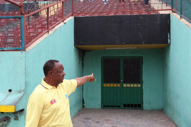 Porte par laquelle Mohamed Ali est entré dans le stade Tata-Raphaël pour son combat contre George Foreman.