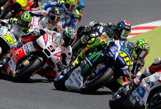 L’Italien Valentino Rossi s’impose au guidon de sa Yamaha, dimanche 5 juin, sur le circuit de Catalogne en Moto GP.