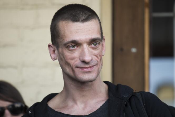 Piotr Pavlenski, mercredi 8 juin 2016, à la sortie du tribunal Mechtchanski de Moscou.