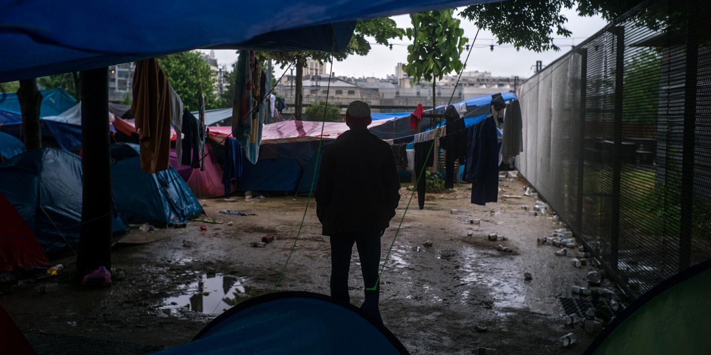 Evacuation d’un campement de près de 400 migrants dans le nord de Paris