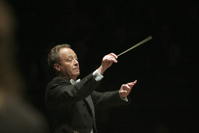 Le chef d’orchestre français Emmanuel Krivine, alors à la tête de l’Orchestre philharmonique de Luxembourg, en 2013.