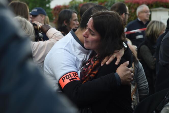 Jean-Luc Mélenchon Lors d’un rassemblement devant le domicile des policiers Jean-Baptiste Salvaing et Jessica Schneider, où ils avaient été assassinés par un islamiste radical trois jours plus tôt. A Magnanville (Yvelines), le 16 juin 2016.