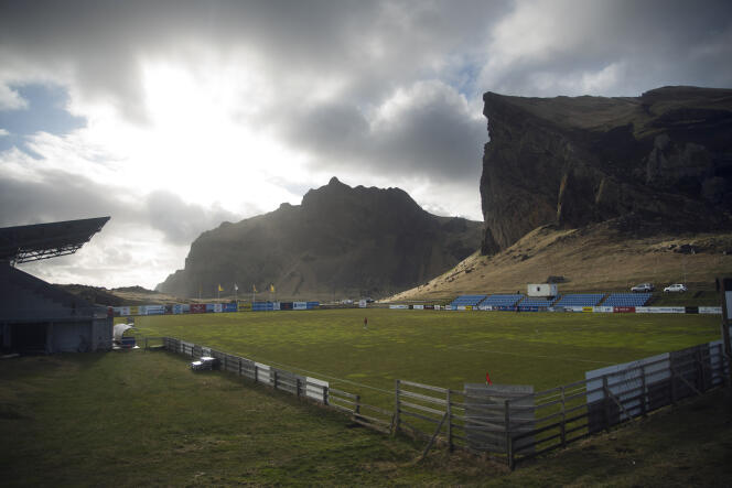 Le stade Hasteinsvöllur, sur l’île de Heimaey, où joue l’IBV.