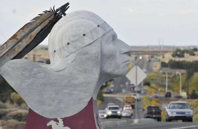 Une sculpture de Craig Dan Goseyun à San Carlos Apache, Arizona.