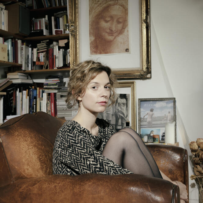Portrait de Maëlle Poésy, comédienne et metteuse en scène, elle participe au Festival d'Avignon 2016. (Paris, juin 2016.)