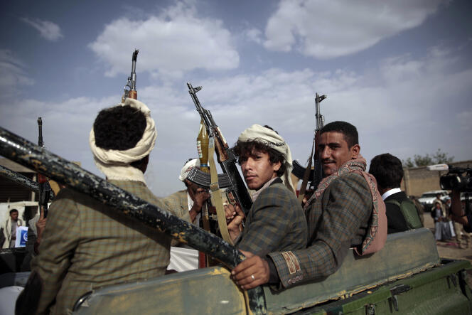 Des rebelles houthistes pendant un rassemblement destiné à mobiliser de nouveaux combattants, le 20 juin, à Sanaa.