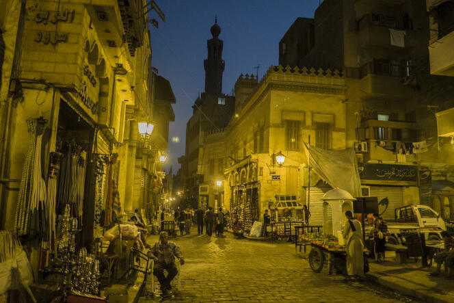 Dans le bazar de Khan el-Khalili, au Caire, pendant le mois du ramadan, en juillet 2014.