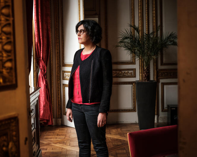 Myriam El Khomri, ministre du travail, de l'emploi, de la formation professionnelle et du dialogue social au ministère du travail à Paris, le 30 avril.