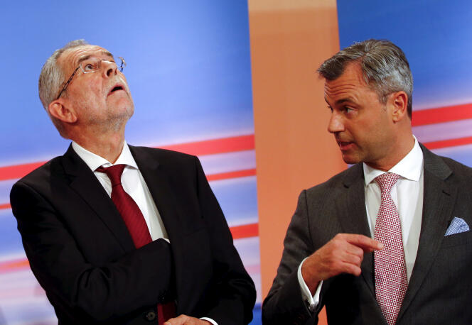 Le candidat écologiste Alexander Van der Bellen et celui du parti d’extrême droite FPÖ Norbert Hofer à Vienne, le 24 avril 2016.