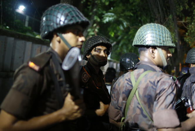 L’attaque du 1er juillet à Dacca a fait deux morts et une quinzaine de blessés parmi les forces de l’ordre bangladaises.