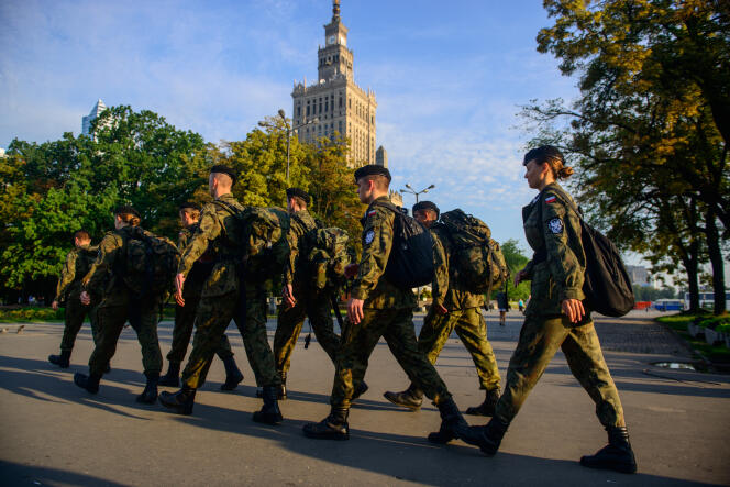 Des membres du groupe de paramilitaires Strzelec, le 2 juillet, à Minsk Mazowiecki, près de Varsovie
