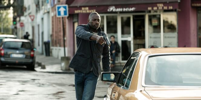 Idris Elba incarne un agent de la CIA enquêtant sur un complot terroriste à Paris.