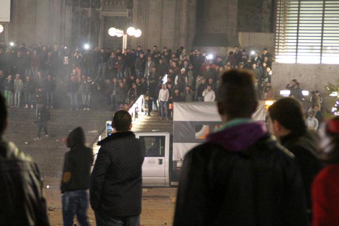 Devant la gare de Cologne, le 31 décembre 2015.