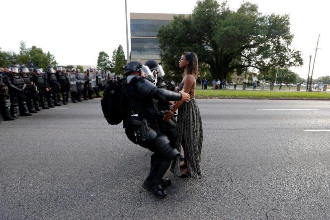 La manifestante Ieshia Evans est arrêtée à Baton Rouge, en Louisiane, le 9 juillet 2016.