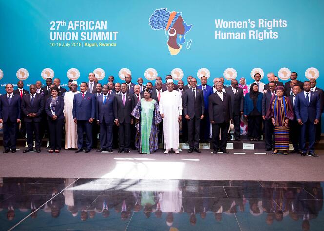 La traditionnelle photo de famille avant l’ouverture du sommet de l’Union africaine à Kigali (Rwanda), le 17 juillet 2016.