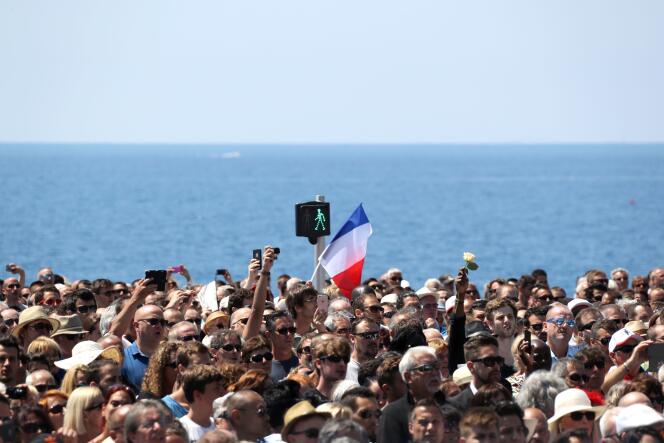L’hommage aux victimes de l’attentat de Nice le 18 juillet sur la promenade des Anglais.