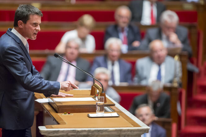 Le premier ministre Manuel Valls lors du débat parlementaire sur la prolongation de l'état d'urgence à l’Assemblée nationale, le 19 juillet à Paris.