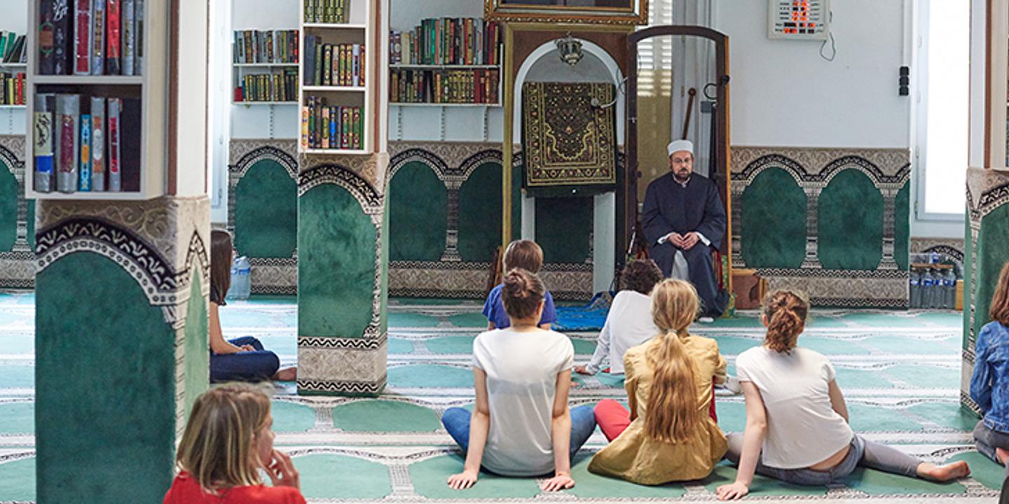 CeuxQuiFont Elle donne aux enfants des clés pour comprendre les religions CeuxQuiFont Elle donne aux enfants des clés pour comprendre les religions