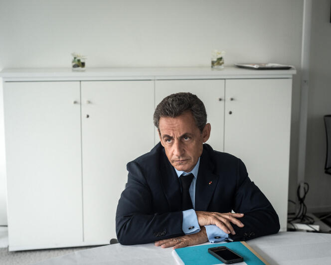 Nicolas Sarkozy au siège du Parti Les Républicains à Paris le 26 juillet 2016.