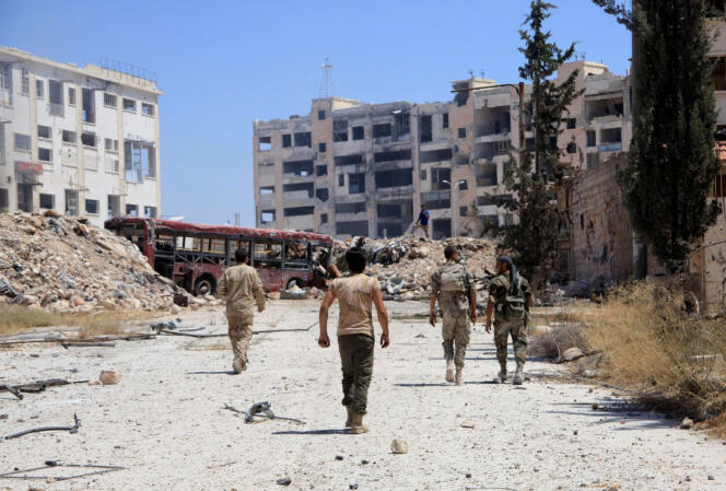 Des soldats des forces pro-Bachar Al-Assad, à Alep, le 28  juillet.