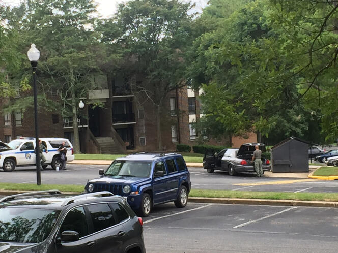 Randallstown, dans le Maryland, devant l’appartement où la police a abattu une jeune femme après un siège de cinq heures.