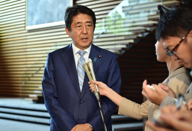 Le premier ministre japonais, Shinzo Abe, dans sa résidence officielle, à Tokyo, mercredi 3 août.