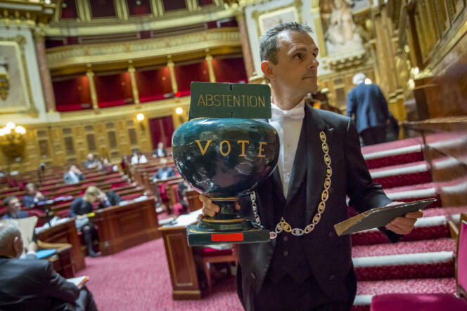 Premier jour d'examen du projet de loi travail au Sénat à Paris, le 13 juin 2016.