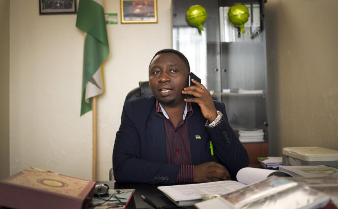 Frank Habineza, le président du Parti vert démocratique, dans son bureau à Kigali en mars 2014.