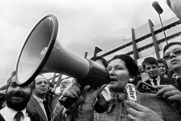 Rescapée d’Auschwitz-Birkenau, symbole des progrès des droits des femmes et figure de la construction européenne, l’ancienne ministre Simone Veil reste à la troisième place du classement.