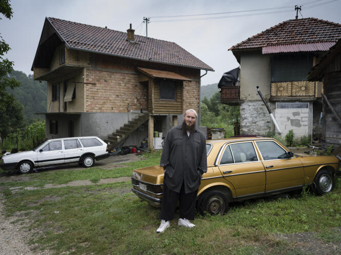 Gorna Maoca est un village abandonné après la guerre de Bosnie et investi ensuite par des Bosniaques salafistes.