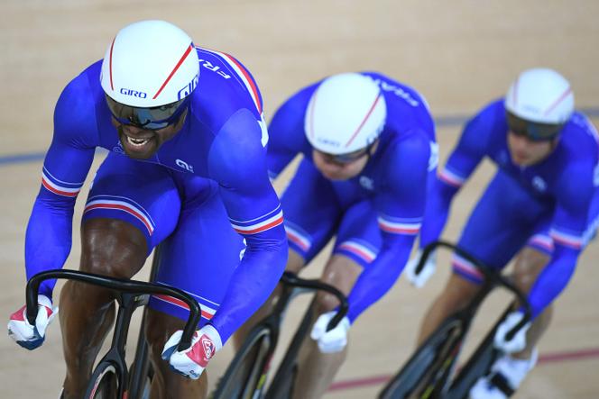 Cycliste sur piste hotsell francais