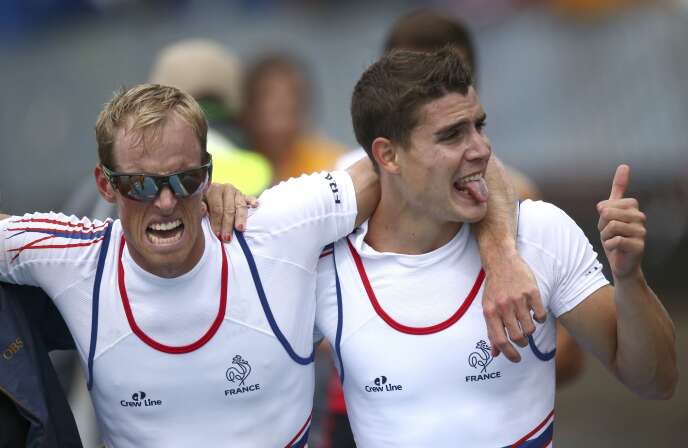 Pierre Houin et Jeremie Azou après leur finale victorieuse aux JO de Rio, le 12 août.