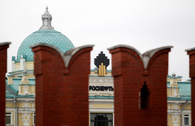 Le siège de Rosneft, derrière le mur d’enceinte du Kremlin, où réside la présidence russe.