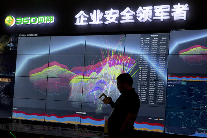 Visualisation des ameçonnages et et despiratages téléphoniques sur le territoire chinois au salon de la sécurité internet de Pekin le 16 août 2016.