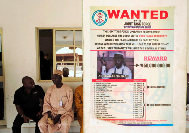 Avis de recherches d’Aboubakar Shekau, numéro un de Boko Haram, affiché dans un village du nord-est du Nigeria.