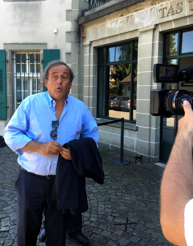 Michel Platini, le 25 août, à la sortie du Tribunal arbitral du sport de Lausanne.