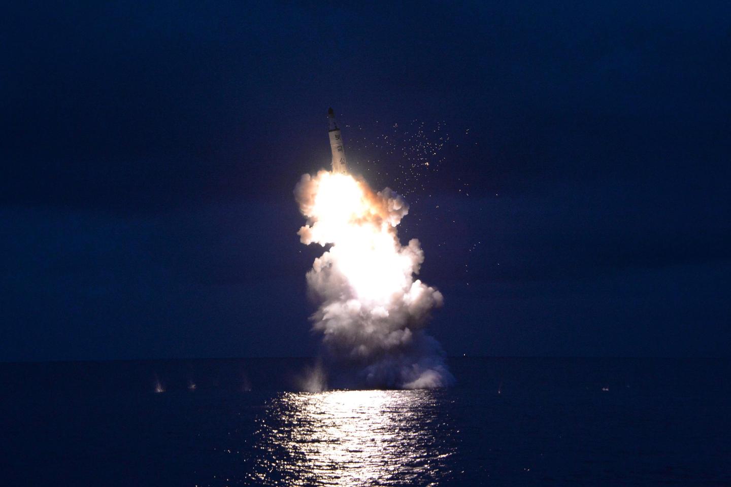 Nouvelle démonstration de force de Pyongyang, qui tire trois missiles ...