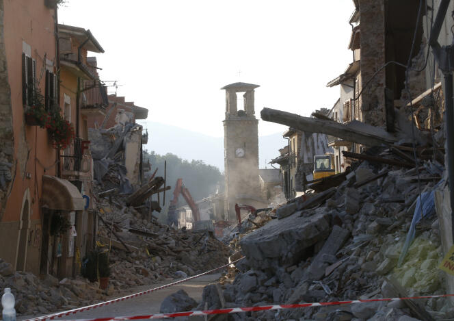 Vendredi 26 août, dans la ville d’Amatrice, où 221 personnes sont mortes lors du séisme.