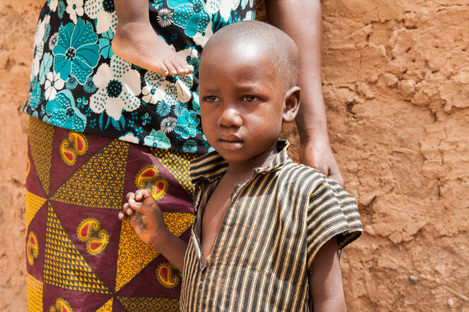 Le petit Bilyamin a souffert de malnutrition bébé. Aujourd’hui en bonne santé, il garde des séquelles de cette époque, notamment un retard de développement.
