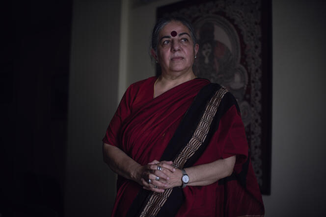 La militante écologiste et altermondialiste Vandana Shiva dans son bureau de New Delhi, le 18 août.