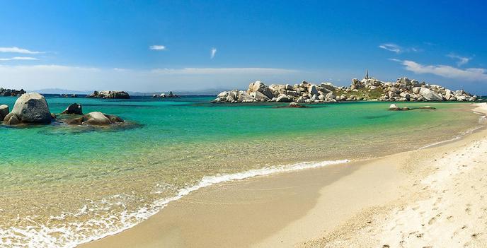 A Poggio Mezzana, d’un côté, les plages idylliques, de l’autre la montagne.