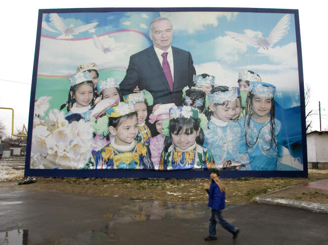 Une affiche électorale célébrant le président ouzbek, Islam Karimov, dans les rues de Tachkent, en décembre 2007