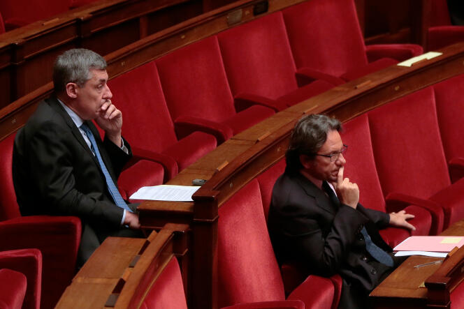 Henri Guaino (à gauche) et Frédéric Lefebvre, à l’Assemblée nationale en janvier 2015.