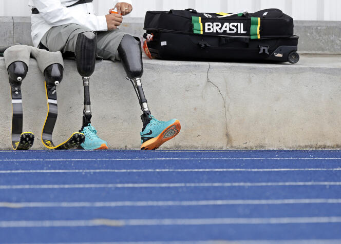 Les prothèses de l’athlète brésilien Alan Fonteles lors d’un entraînement à Sao Paulo, le 22 juillet.