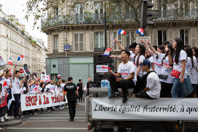 Des milliers de manifestants de la communauté chinoise ont défilé à Paris, le dimanche 4 septembre.