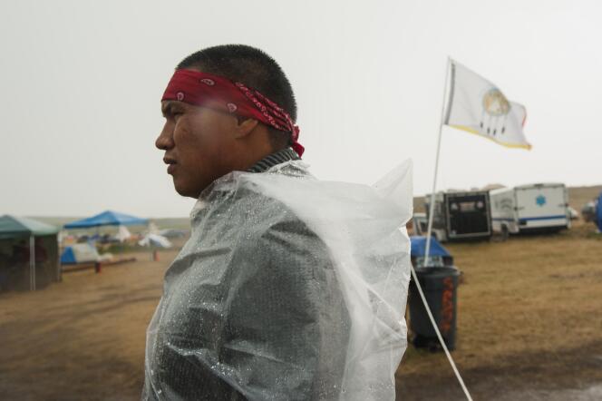 Un membre du conseil de sécurité de la réserve sioux de Standing Rock, Dakota du Nord, en septembre 2016.